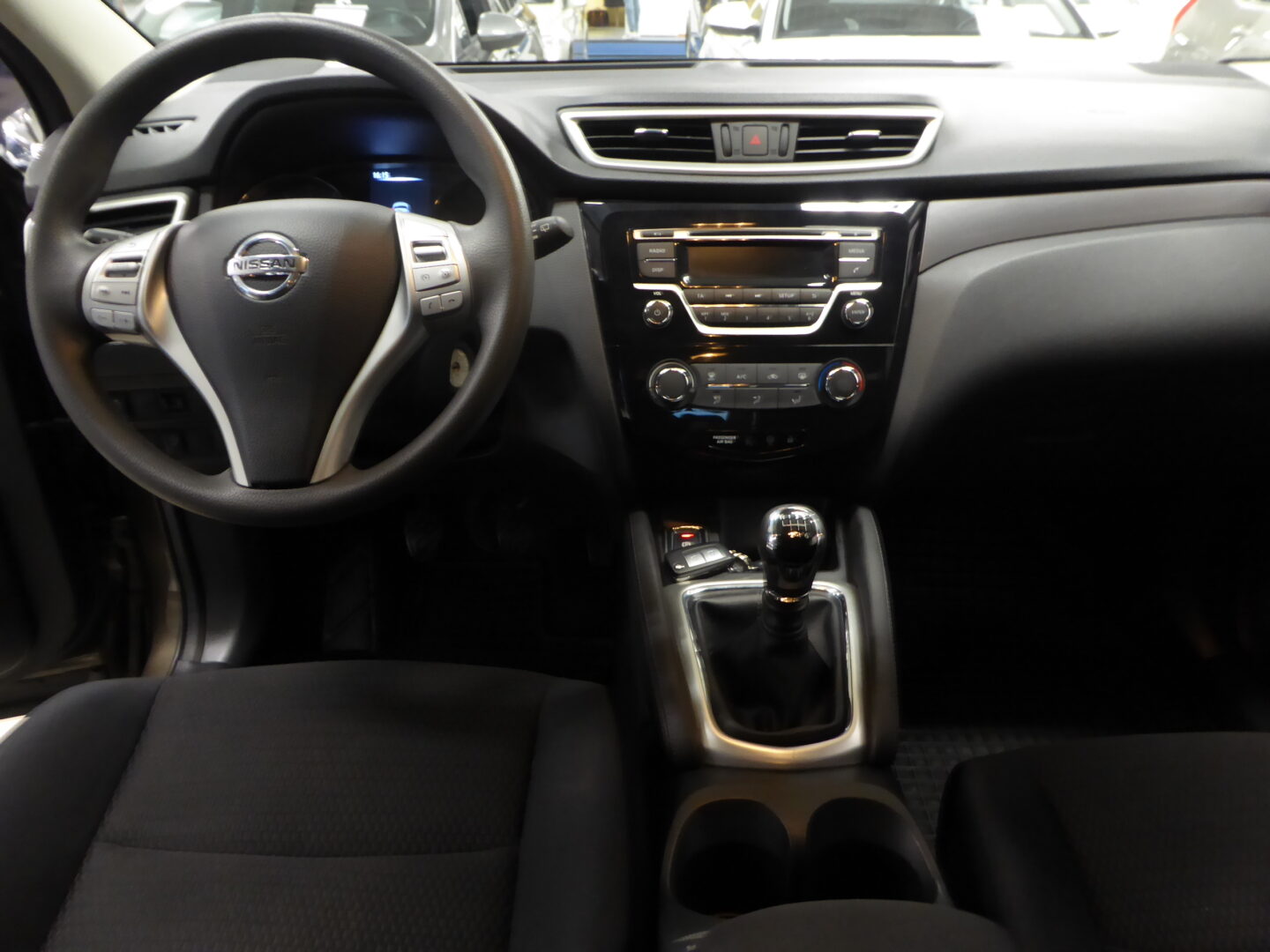 NISSAN QASHQAI 1,2L 2WD 6M/T Visia