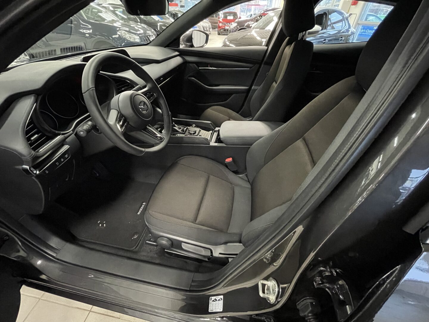MAZDA 3 Mazda Hatchback 2,0 (150hv) M Hybrid Skyactiv-G AT Vision Plus(Rahoitus 0.99% + kulut)
