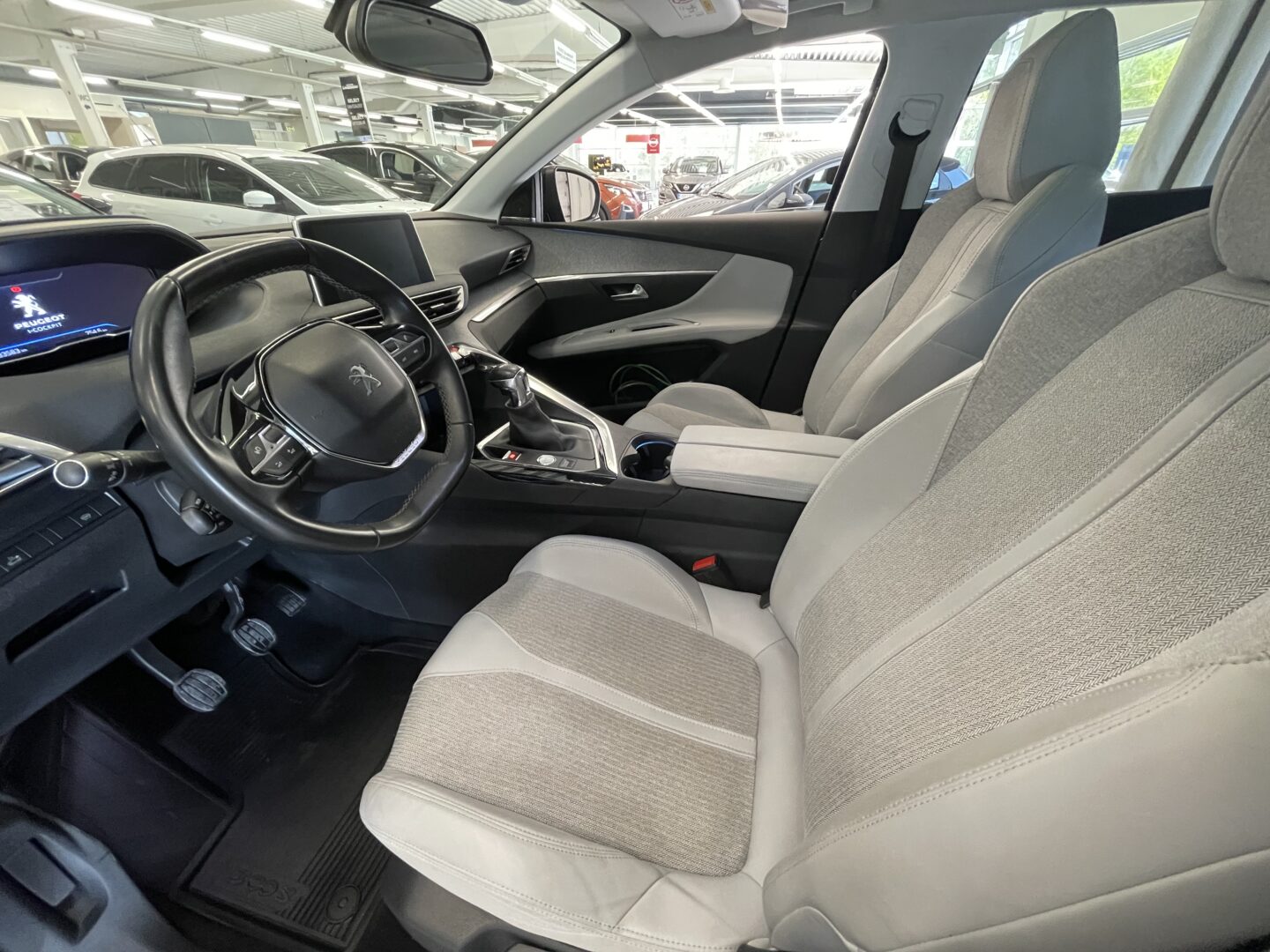 PEUGEOT 3008 Allure PureTech 130