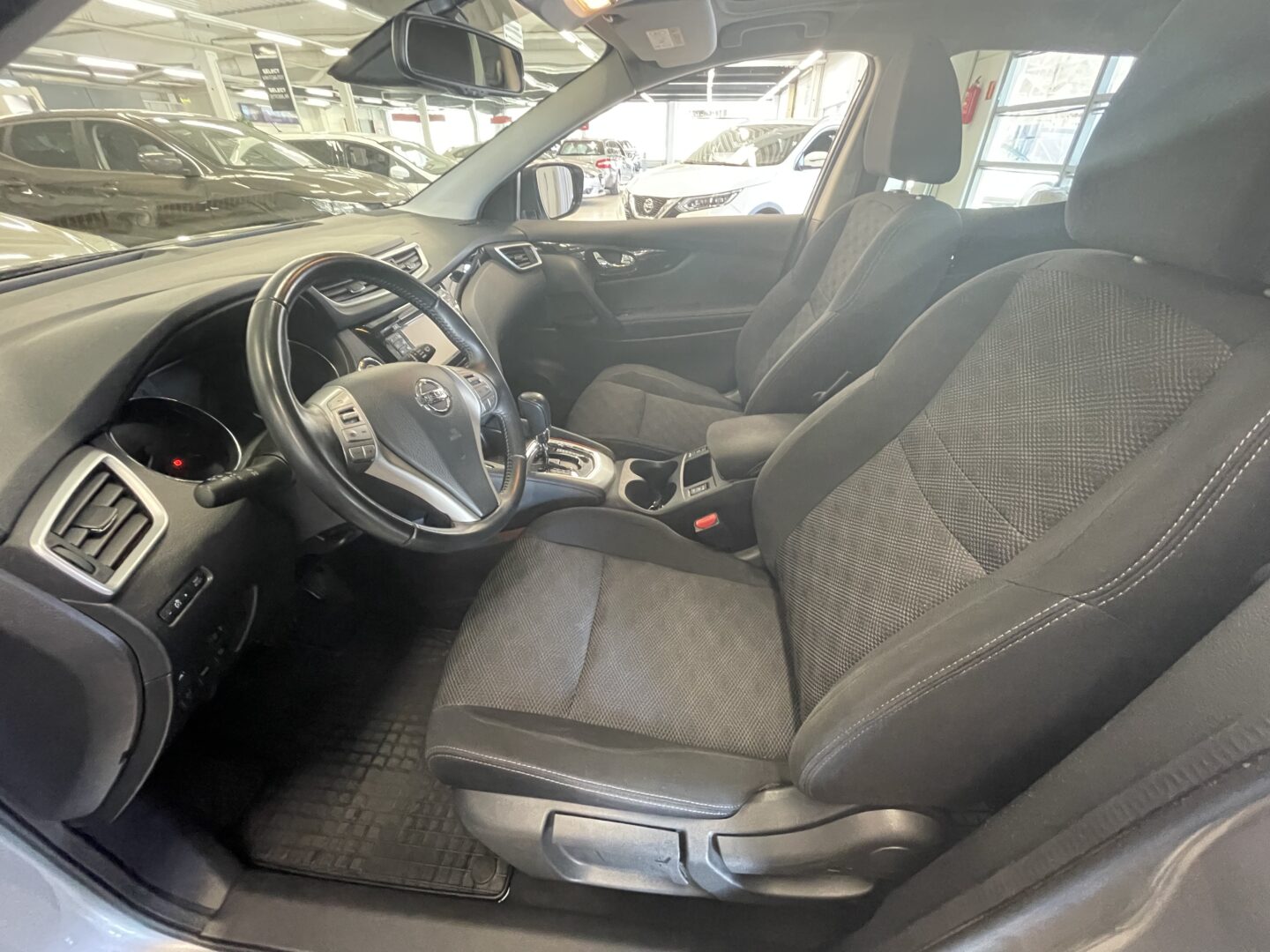 NISSAN QASHQAI DIG-T 115 2WD Xtronic E6 N-Connecta Glass roof