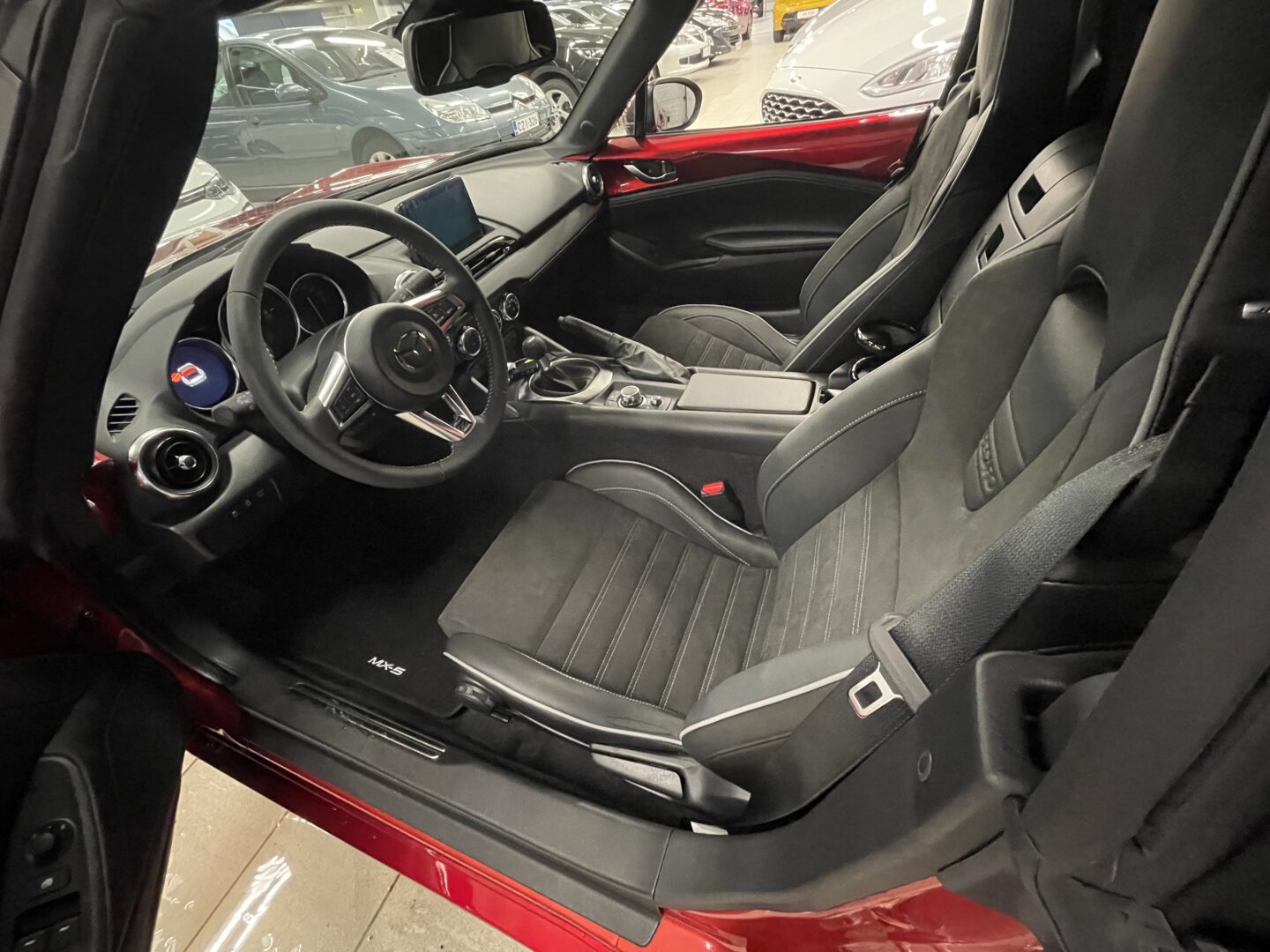 MAZDA MX-5 RF 2,0 (184hv) Skyactiv-G MT Luxury Sport