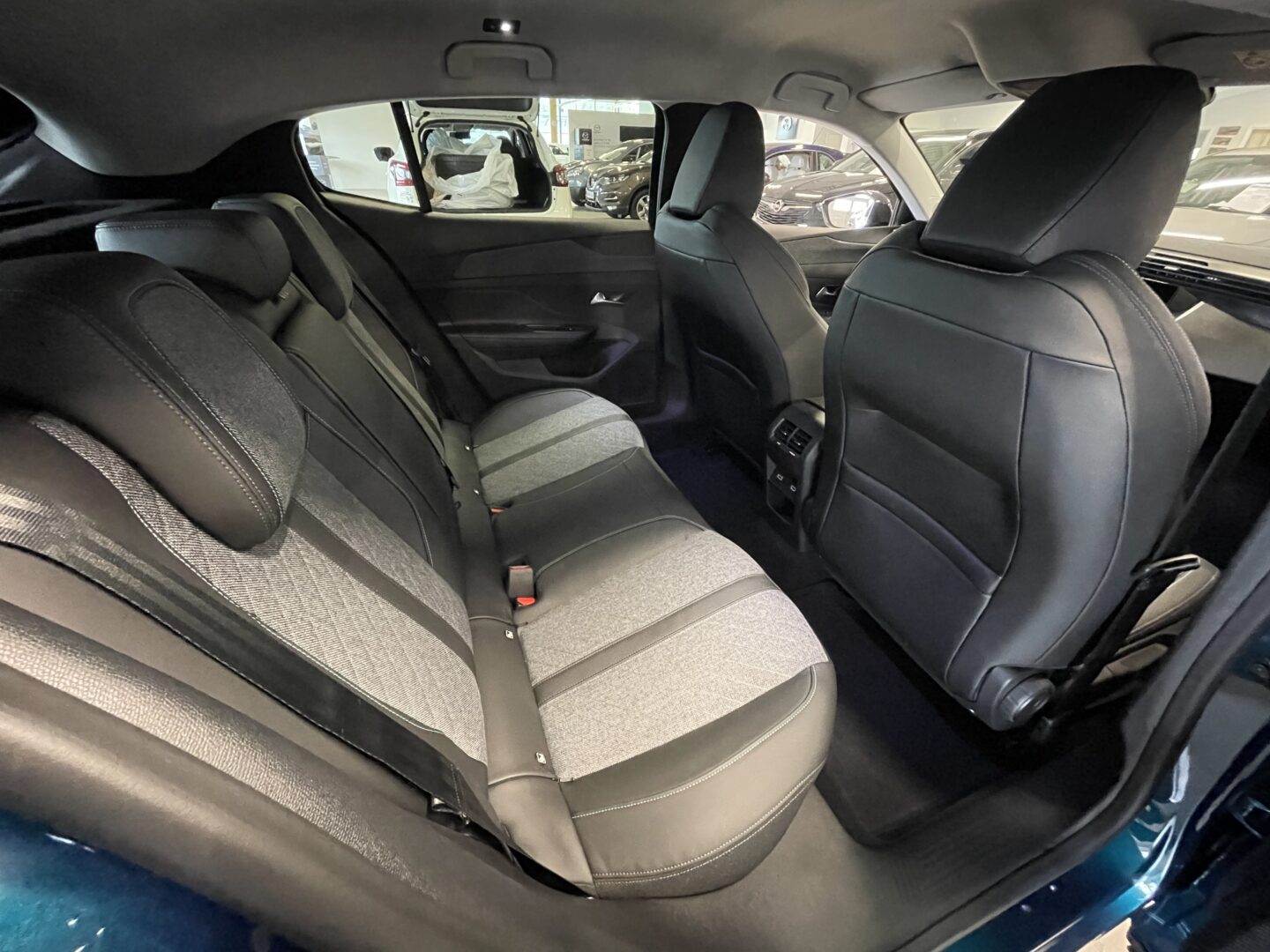 PEUGEOT 408 Hybrid 225 EAT8-automaatti Allure Pack