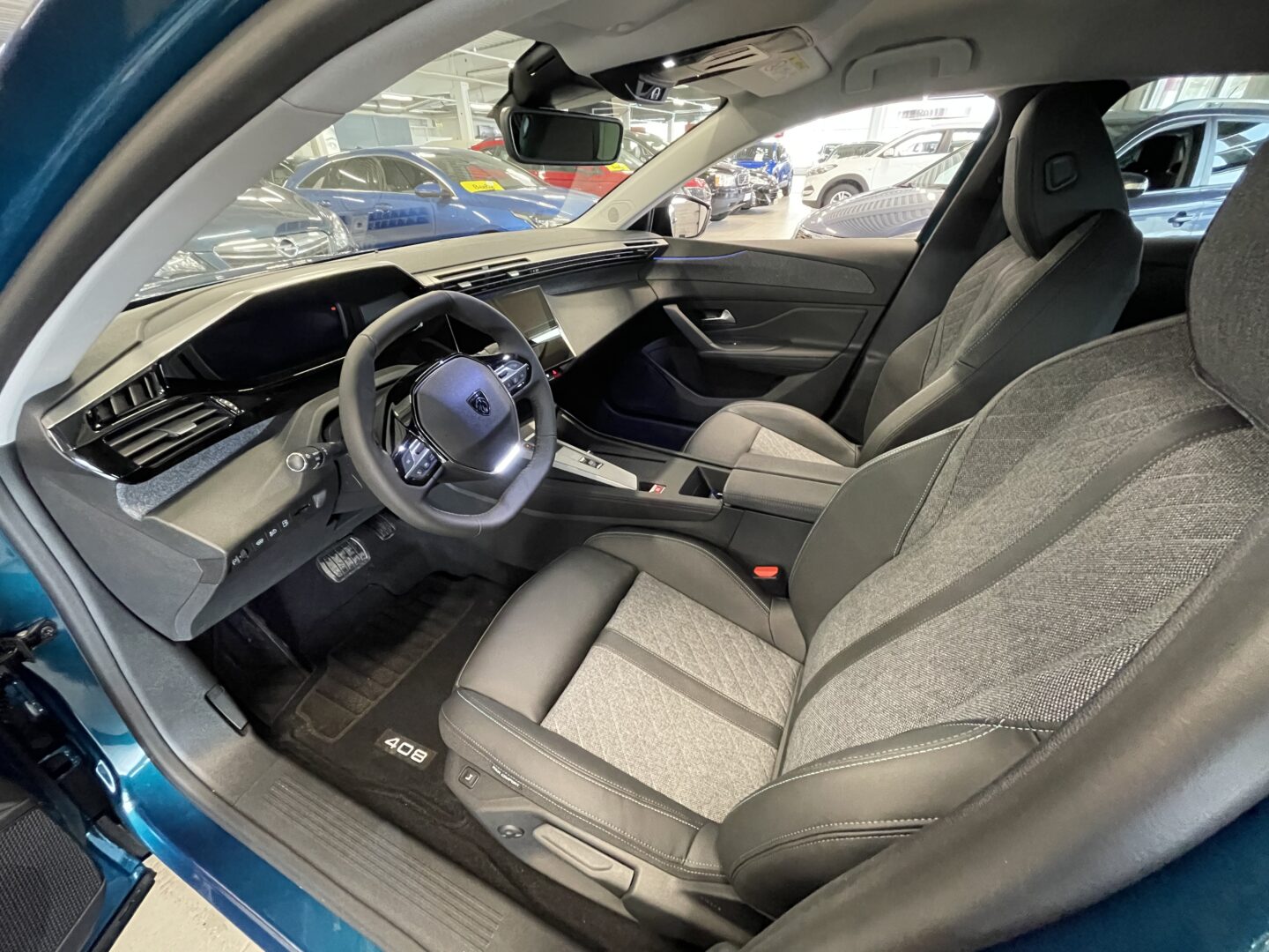 PEUGEOT 408 Hybrid 225 EAT8-automaatti Allure Pack