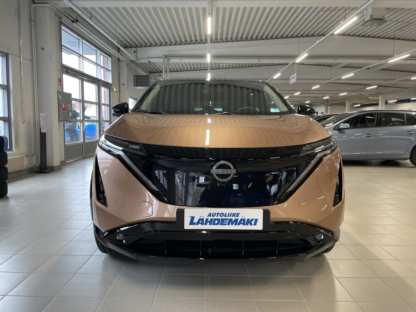 NISSAN ARIYA 63 kWh Advance 22kW charger