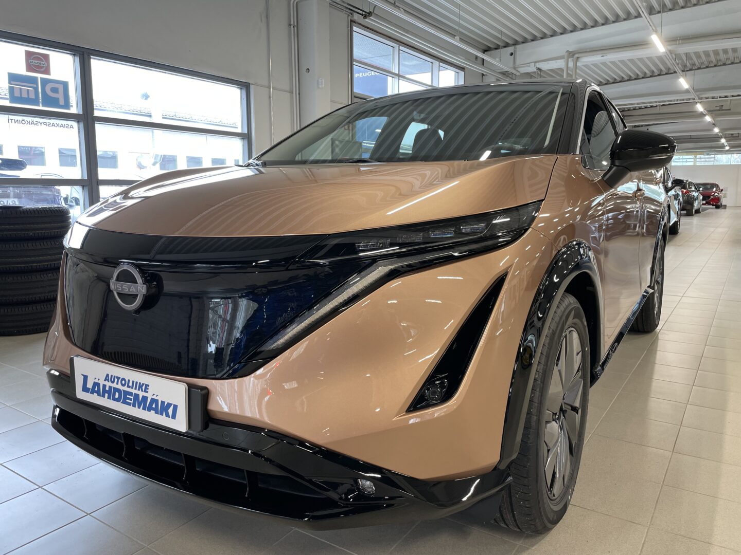 NISSAN ARIYA 63 kWh Advance 22kW charger