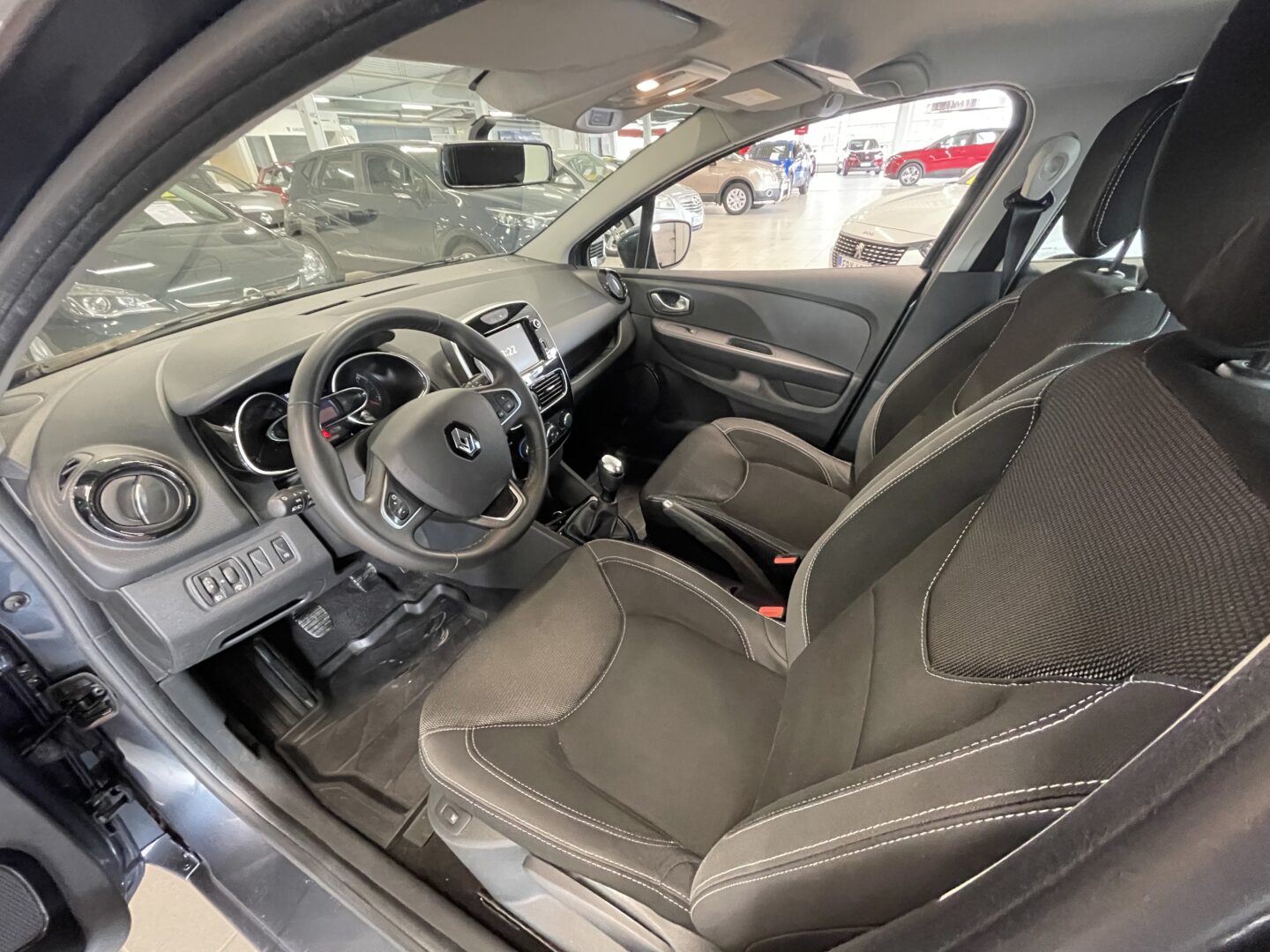 RENAULT CLIO TCe 90 Zen