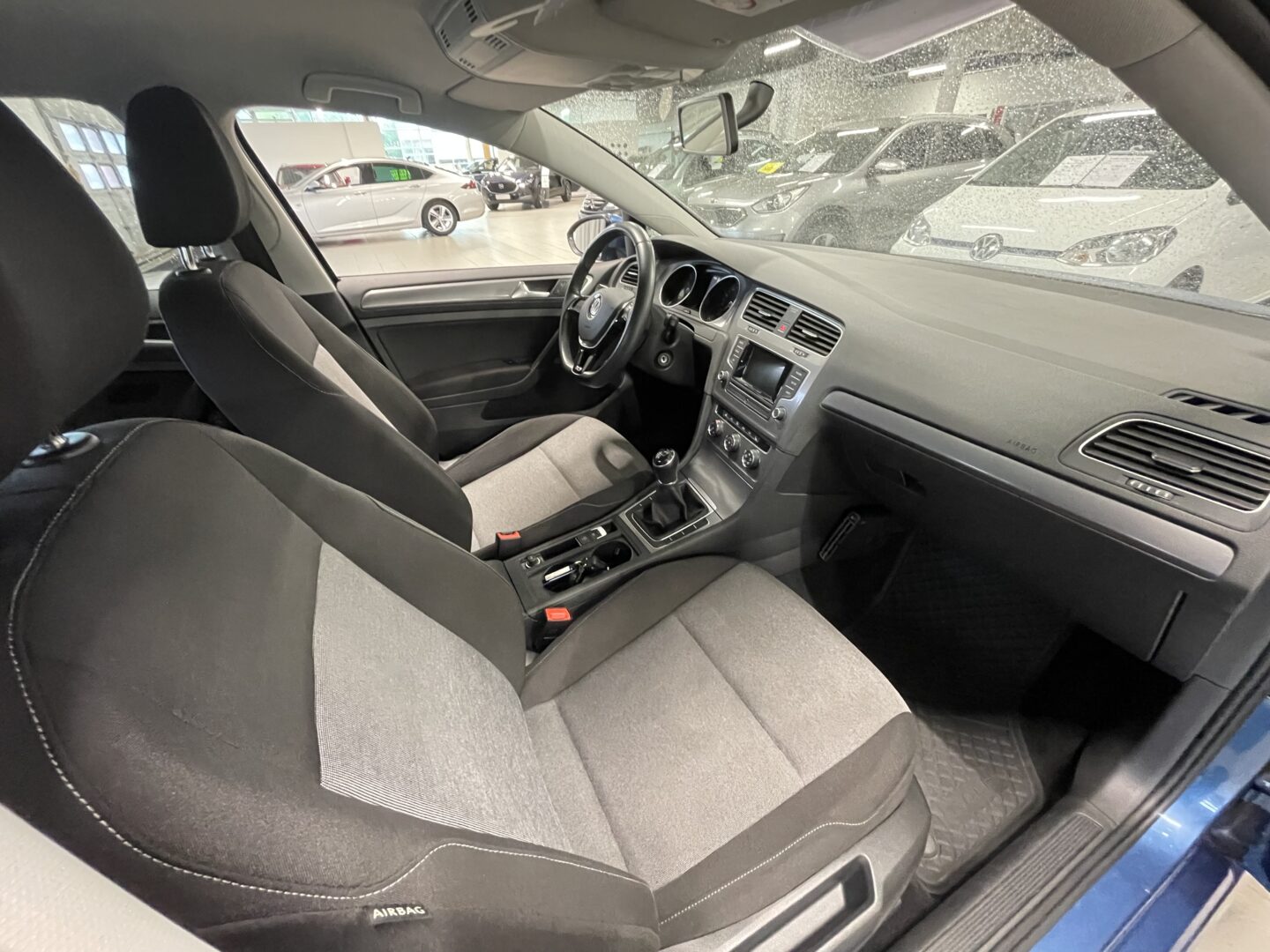 VOLKSWAGEN GOLF 1,2 TSI 63 kW (85 hv) Luxline