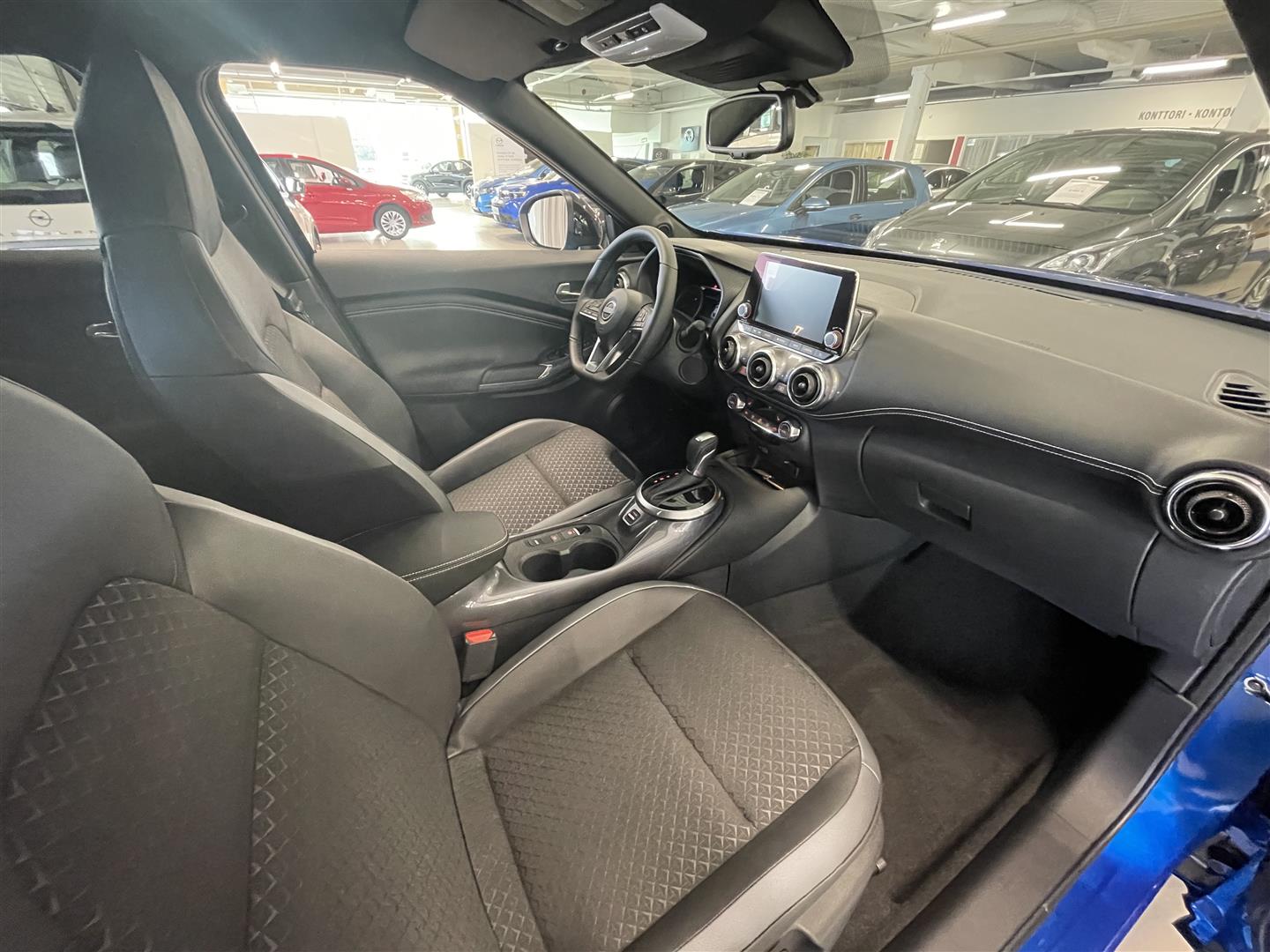 Nissan Juke DIG-T 143HP 4AMT N-Connecta + Navi + 2-tone HEV