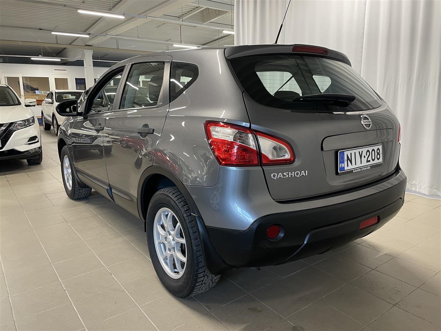 NISSAN QASHQAI 1,6L Stop / Start System Select Edition 2WD 5M/T