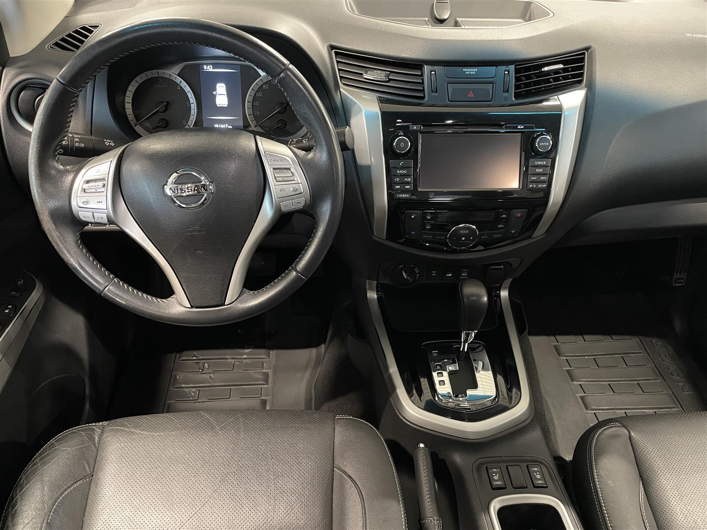NISSAN Navara Double Cab 2,3 dCi EURO6 190hp AT Tekna Sunroof, Leather