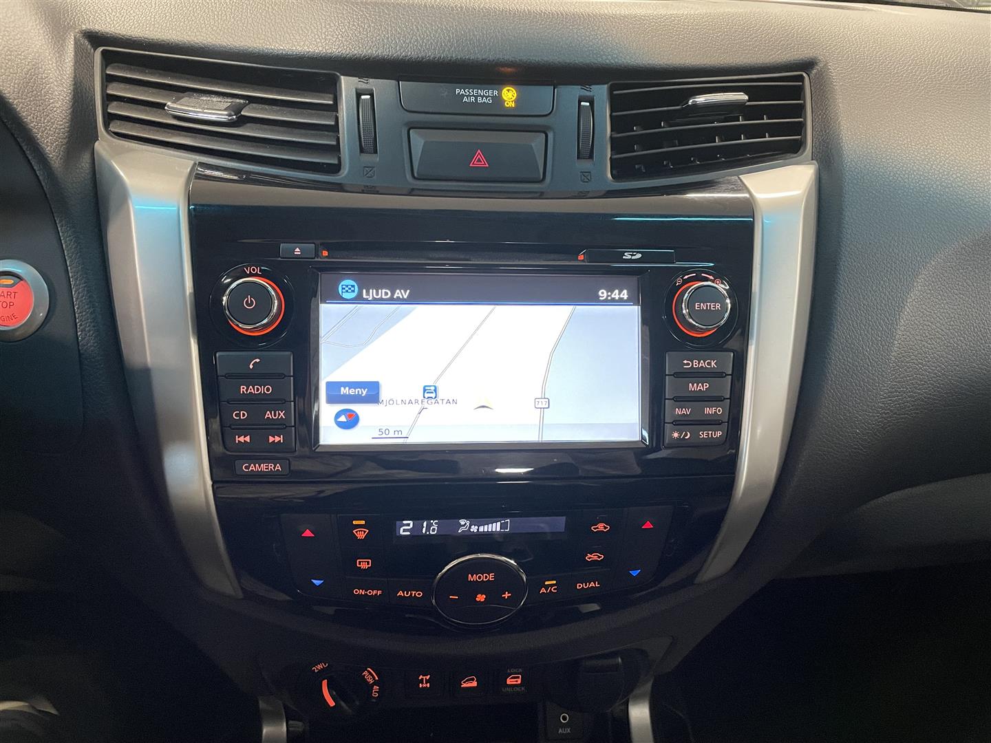 NISSAN Navara Double Cab 2,3 dCi EURO6 190hp AT Tekna Sunroof, Leather