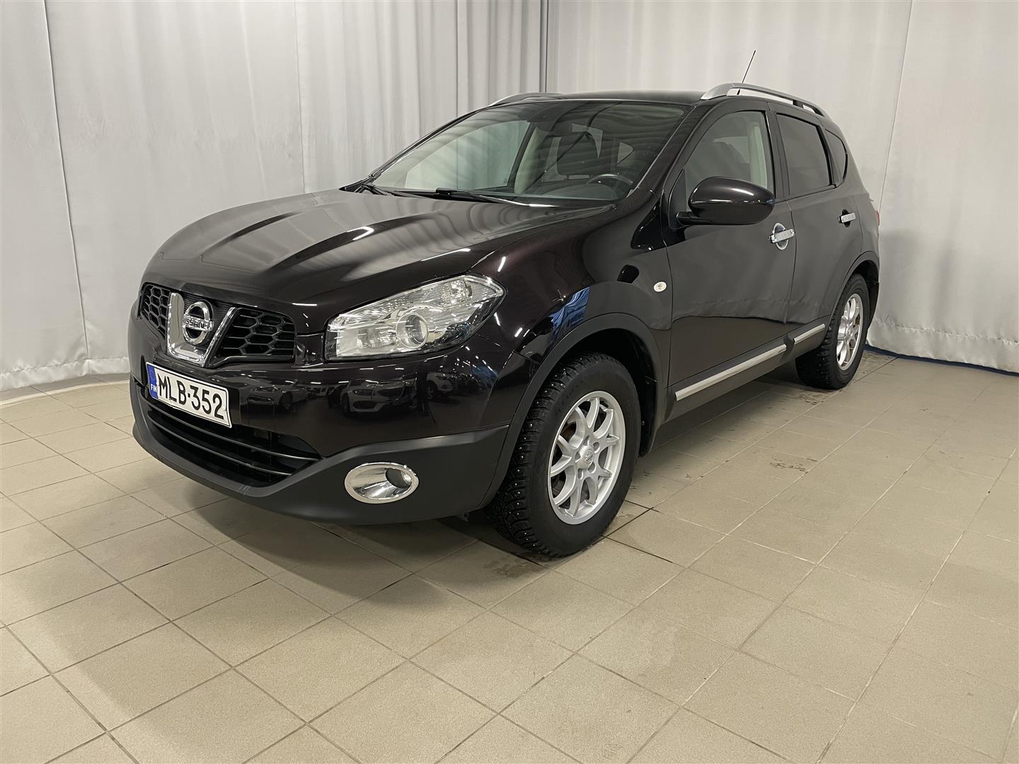 NISSAN QASHQAI 1,6L Tekna 2WD CVT 17''