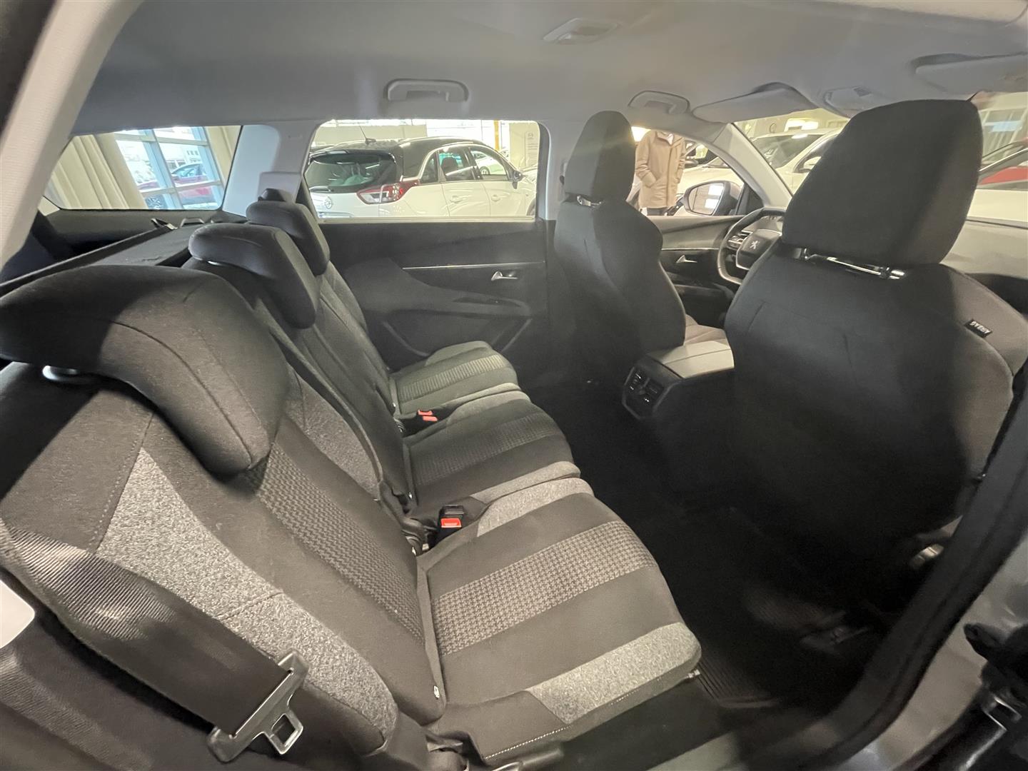 PEUGEOT 5008 Active BlueHDi 130 EAT8-automaatti