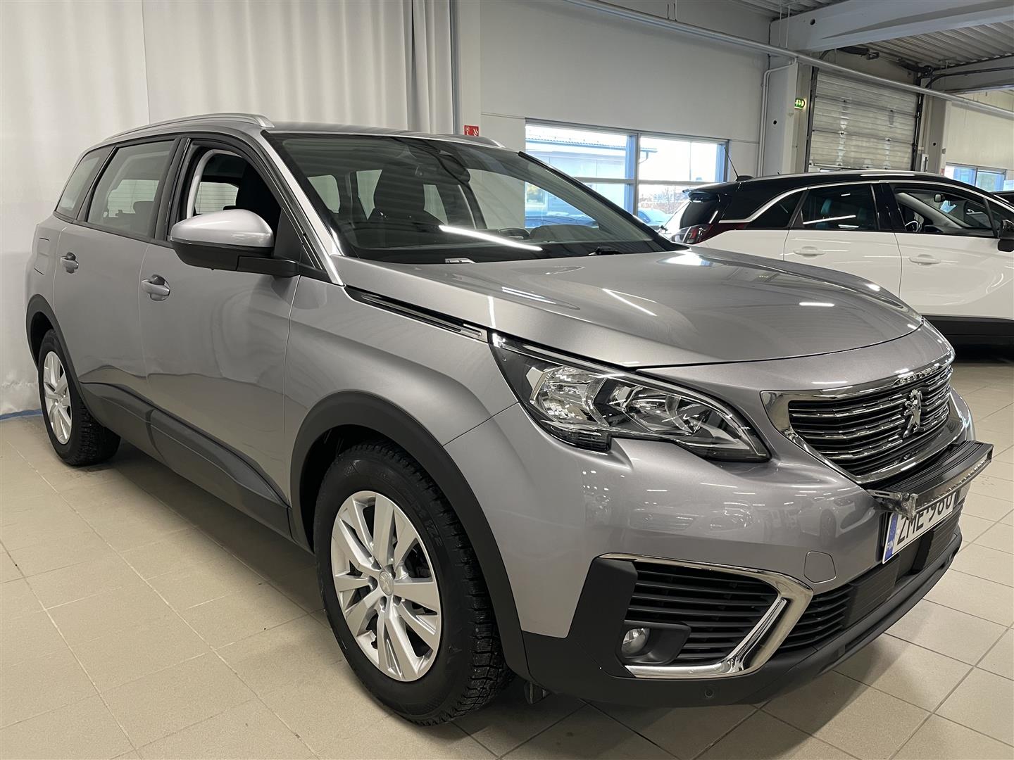 PEUGEOT 5008 Active BlueHDi 130 EAT8-automaatti