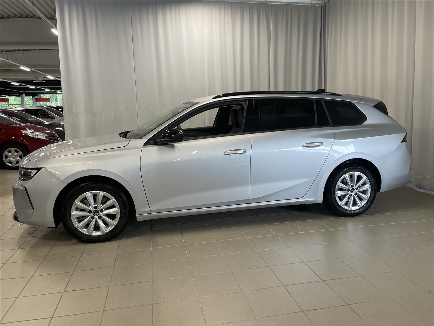 Opel Astra ASTRA SPORTS TOURER  Hybrid Farmari automaatti Korko 0,9%+kulut